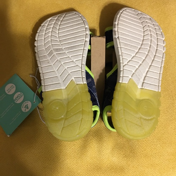 2 for $13 Boys shoes - Picture 3 of 3